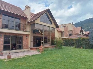 casa en arriendo/venta en chia. Cod V11843