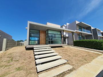casa condominio en venta en bajo ostion. Cod V106256