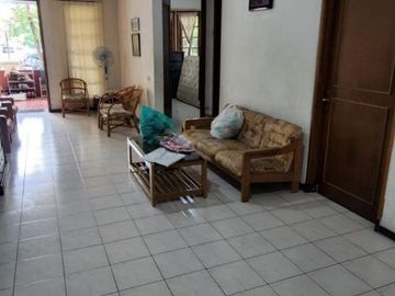 Rumah Vila Valensia hadap barat row 3mobil