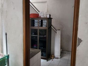 Rumah Vila Valensia hadap barat row 3mobil