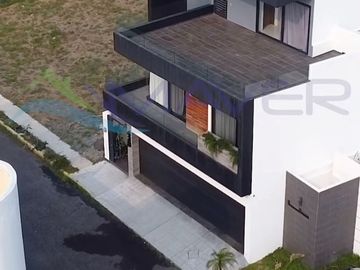 Casa en VENTA con roof garden en PLAYAS DEL CONCHAL