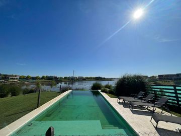 VALERIA LOPEZ PROPIEDADES I ESPECTACULAR CASA VISTA AL LAGO