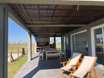 VALERIA LOPEZ PROPIEDADES I ESPECTACULAR CASA VISTA AL LAGO