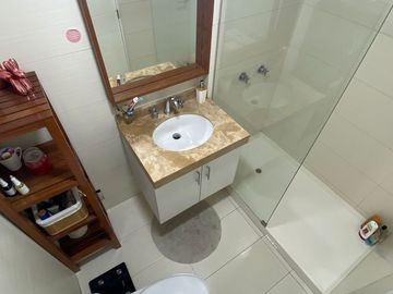 VENDO INMEJORABLE PENTHOUSE COMO NUEVO CON PISCINA, EN LA AURORA, MIRAFLORES.