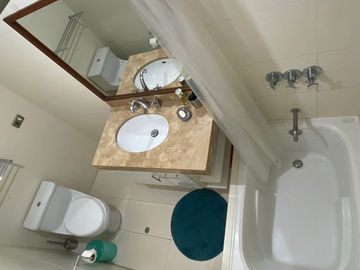 VENDO INMEJORABLE PENTHOUSE COMO NUEVO CON PISCINA, EN LA AURORA, MIRAFLORES.