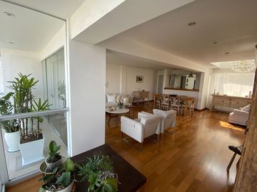 VENDO INMEJORABLE PENTHOUSE COMO NUEVO CON PISCINA, EN LA AURORA, MIRAFLORES.