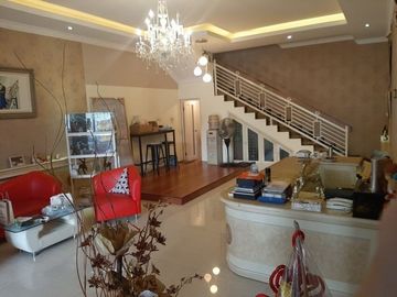 Rumah Raya Darmo Permai Selatan Dukuh Pakis Surabaya