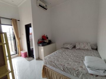 Rumah Full Renovasi Ada Private Pool 3Lt Semi Furnished di Pekayon Bekasi Selatan