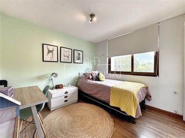 Casa en venta de 4 dorm. en Colina