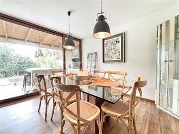 Casa en venta de 4 dorm. en Colina