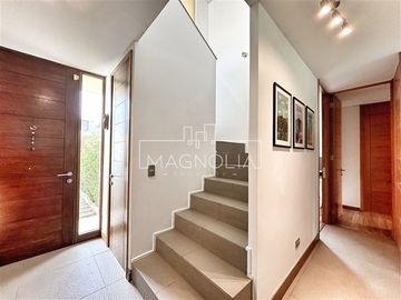 Casa en venta de 4 dorm. en Colina