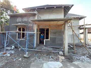 RUMAH SIAP HUNI DEKAT LAPANGAN KLIDON, POSISI HOOK 2 MUKA