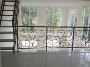 Dijual Rumah Foresta Cluster Collinare BSD City Tangerang Selatan Bagus Nyaman Strategis Siap Huni