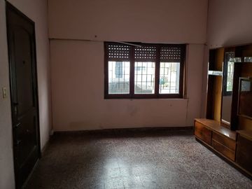 Casa PH en venta en Piñeyro