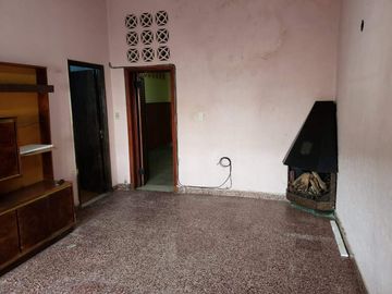 Casa PH en venta en Piñeyro