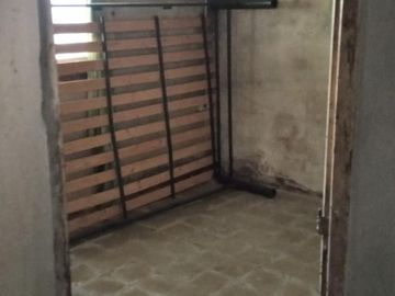 CASA ANTIGUA - LOTE DE 10X32 HAEDO SUR