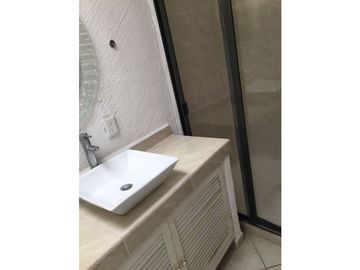CASA EN VENTA A ORILLA DEL LAGO 