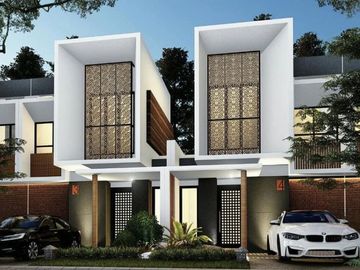 Rumah 2 Lantai Mewah Srimaya Pinggir Jalan Raya Di Karangploso Malang