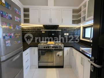 Rumah Elegan Dalam Kawasan Premium Lebak Bulus