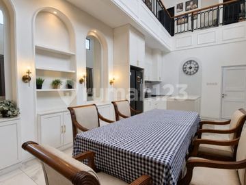 Rumah Elegan Dalam Kawasan Premium Lebak Bulus