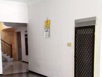 Disewakan Rumah Lokasi di Darmo Permai Selatan, Surabaya