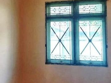 Disewakan Rumah Lokasi di Darmo Permai Selatan, Surabaya