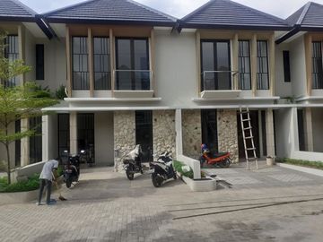 READY TOWNHOUSE STRATEGIS MODERN LUAS PONDOK BAMBU DUREN SAWIT JAKARTA