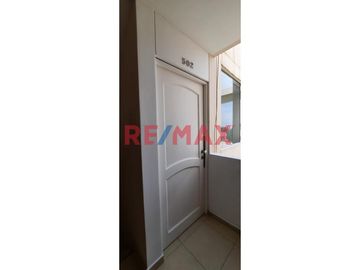 ¡Tu nuevo hogar te espera en Garcilazo de la Vega!

Ubicado en la calle Garcilazo de la Vega 759, Dpto. 502, este encantador dúplex es la opción per