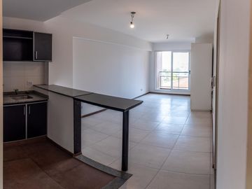 VENTA-MONOAMBIENTE ÚLTIMO PISO - QUINCHO Y PARRILLERO -BARRIO ABASTO