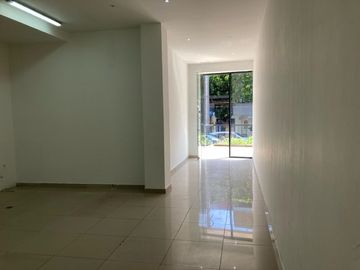 local en arriendo en granadillo. Cod A11522