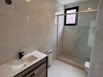 CASA DE 4 AMB A ESTRENAR EN BARRIO CERRRADO