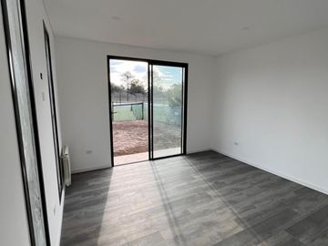 CASA DE 4 AMB A ESTRENAR EN BARRIO CERRRADO