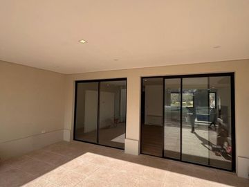 CASA DE 4 AMB A ESTRENAR EN BARRIO CERRRADO