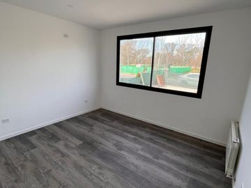 CASA DE 4 AMB A ESTRENAR EN BARRIO CERRRADO