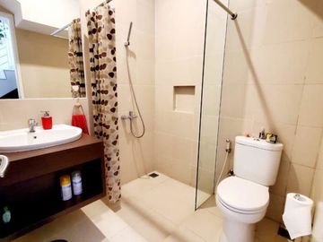 Rumah dijual granada pakuwon city *NI