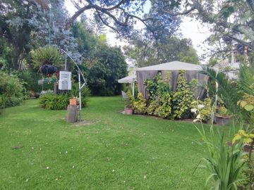Casa en Venta, independiente de 480m² | con jardín de ensueño | Los Chillos, sector Playa Chica