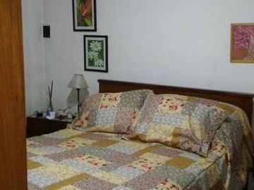 Vende casa 4 amb. con garaje en Remedios de Escalada,