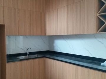 Rumah mewah 3 lantai strategis di Jakarta Timur