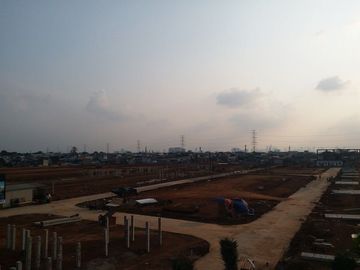 Rumah mewah 3 lantai strategis di Jakarta Timur