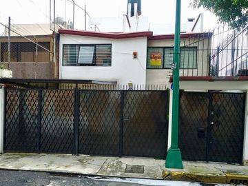 Vende Bonita Casa 4 Recamaras en Residencial Villa Coapa Tlalpan