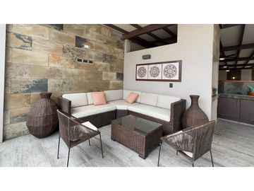 CASA MODERNA Y AMPLIA EN URB MARINA BLUE, MANTA