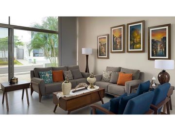 CASA MODERNA Y AMPLIA EN URB MARINA BLUE, MANTA