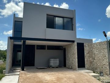 Vive al norte de mérida en casa de tres recámaras