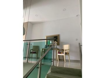 SE VENDE CASA DE DOS PISOS EN LA CASTELLANA DE MONTERA