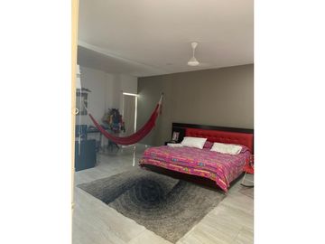 SE VENDE CASA DE DOS PISOS EN LA CASTELLANA DE MONTERA