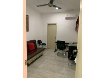 SE VENDE CASA DE DOS PISOS EN LA CASTELLANA DE MONTERA