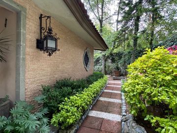 CASA EN VENTA  Y RENTA EN BOSQUES DE LAS LOMAS