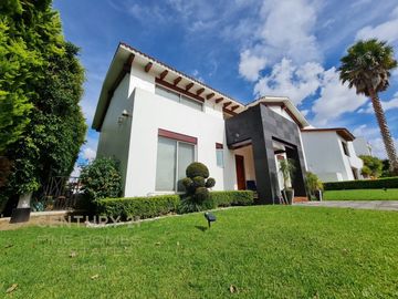 Venta de Casa en la Vista Country Club, Atlixcáyotl, Puebla, de 3 recámaras