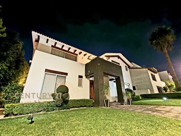 Venta de Casa en la Vista Country Club, Atlixcáyotl, Puebla, de 3 recámaras
