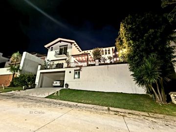 Venta de Casa en la Vista Country Club, Atlixcáyotl, Puebla, de 3 recámaras